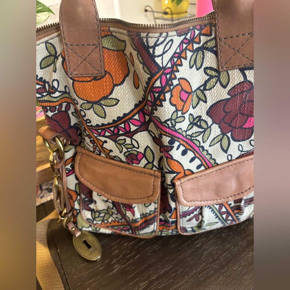 🔑Rare New Vintage Fossil🔑 Floral Convertible Tote with Front Pockets - Picture 2 of 6